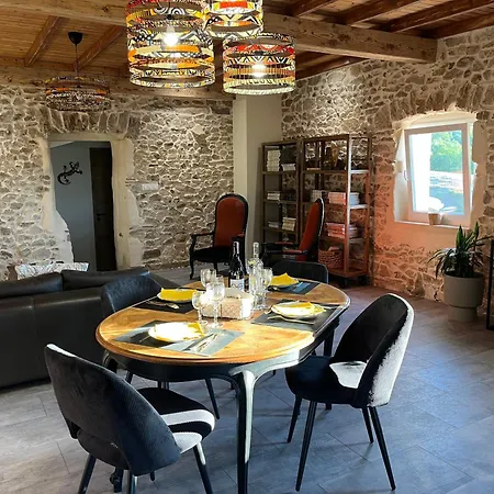 Bed & Breakfast Domaine De Galaure 3*